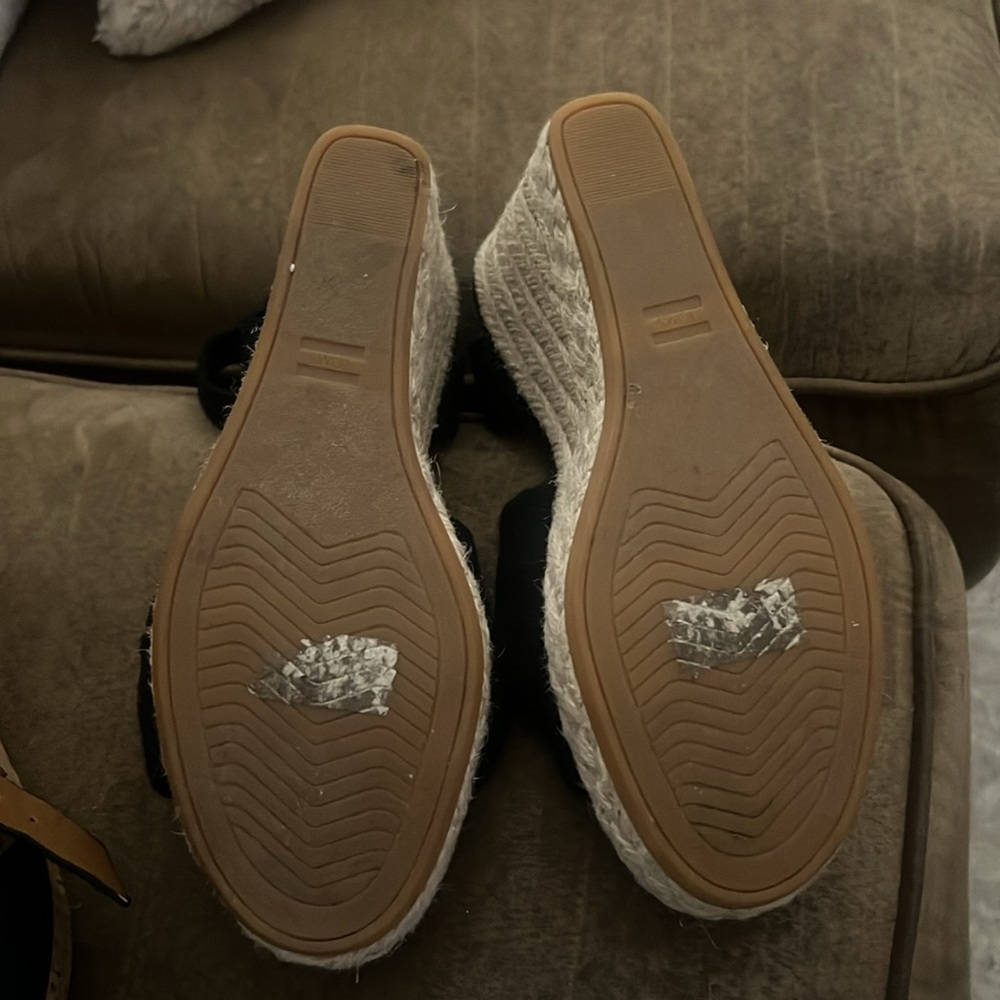 Women's Black Espadrille Sandals - Picture 10 of 11